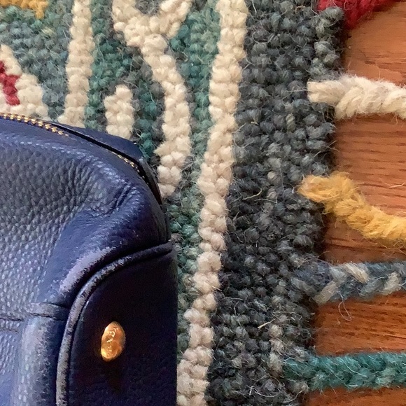 Prada Vitelli Daino leather bag with side zippers - Picture 7 of 10